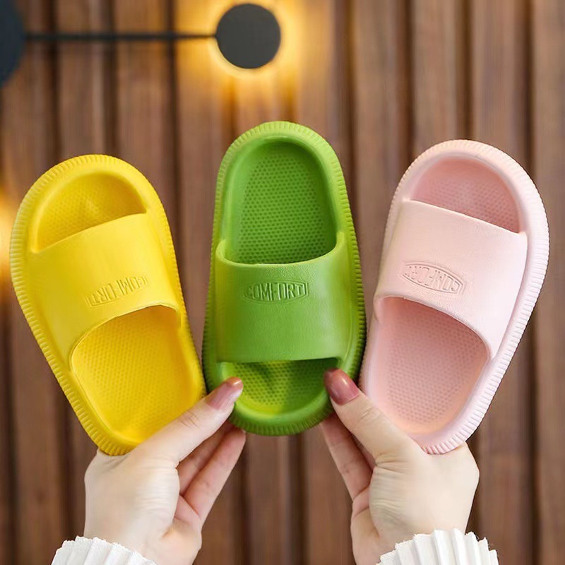 Conyson New Arrival Summer Non-Slip Bulk Slippers Soft Bottoming Thick Home PVC Unisex Slippers Beach Sandals Kids Solid Color