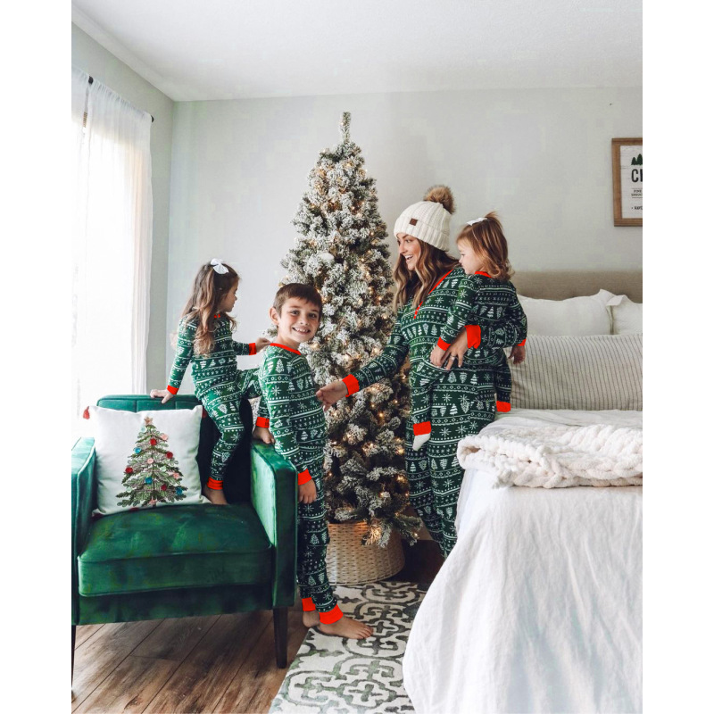 New Christmas Mommy And Me Sets  Matching Outfit Santa Tree Print Pajamas Set Casual Loose Sleepwear Family Clothes Sets