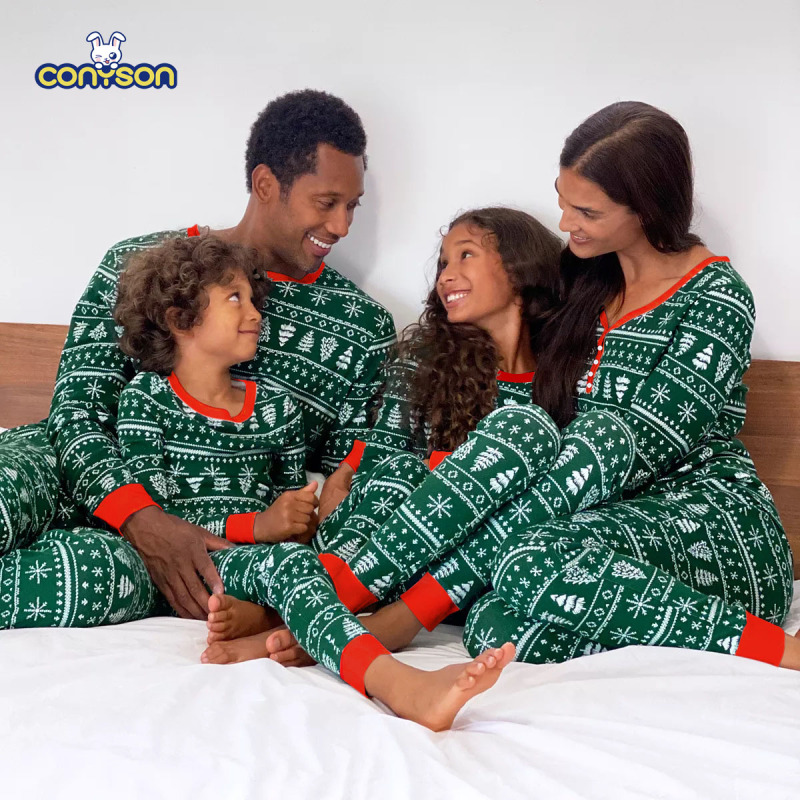 New Christmas Mommy And Me Sets  Matching Outfit Santa Tree Print Pajamas Set Casual Loose Sleepwear Family Clothes Sets