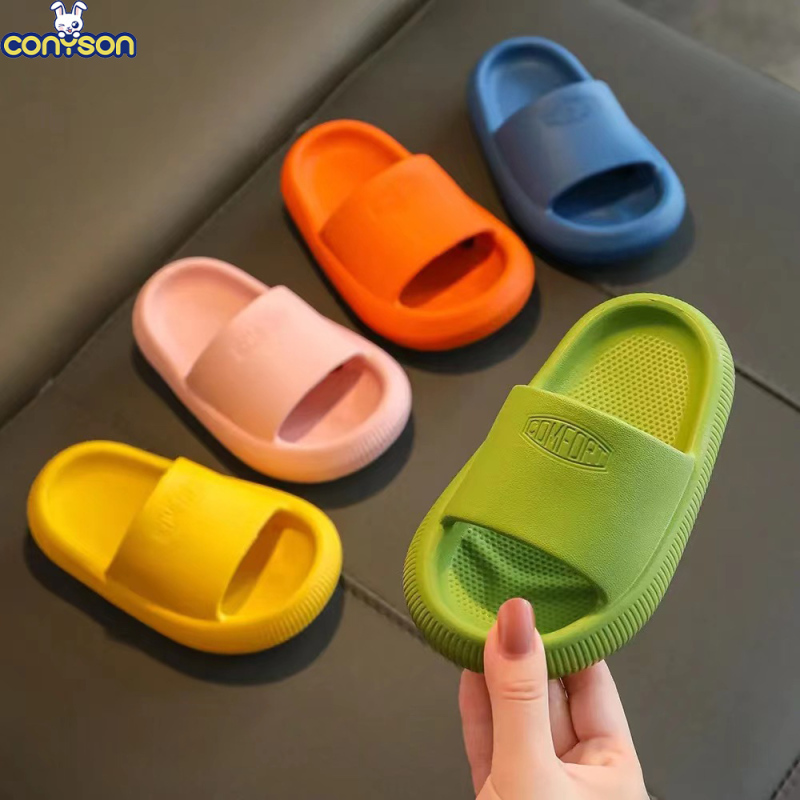 Conyson New Arrival Summer Non-Slip Bulk Slippers Soft Bottoming Thick Home PVC Unisex Slippers Beach Sandals Kids Solid Color