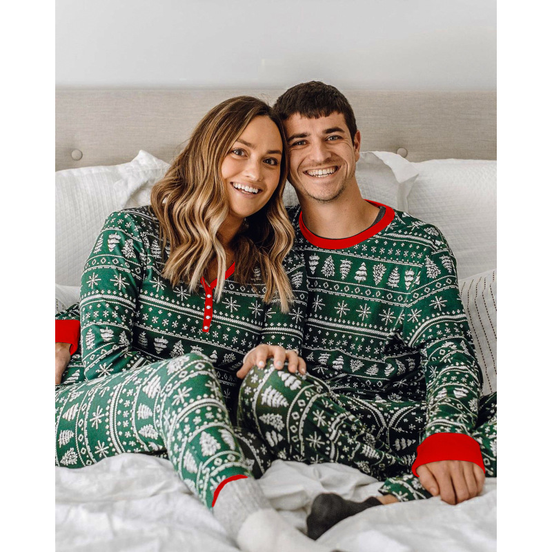 New Christmas Mommy And Me Sets  Matching Outfit Santa Tree Print Pajamas Set Casual Loose Sleepwear Family Clothes Sets