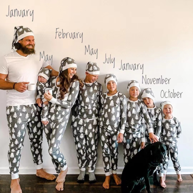 Christmas Pajamas Set Mommy and Me Baby Clothing Print Family Suits Printed Christmas Tree Father Mother Kids Sleepwear Clothes