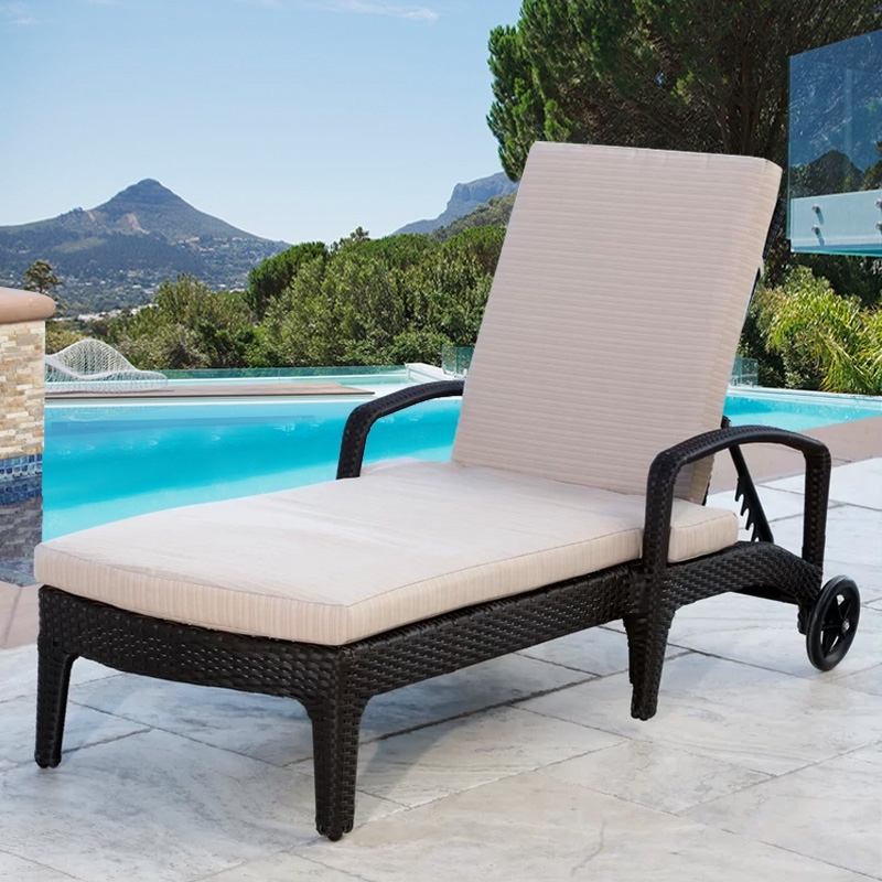 Outdoor KD rattan sun lounger with wheel vocation beach sun bed chaise lounge chair