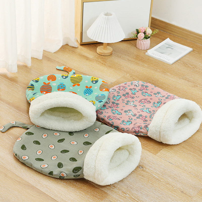 Manufacturer Wholesale Semi-Closed Warm Short Plush Cat Sleeping Bag