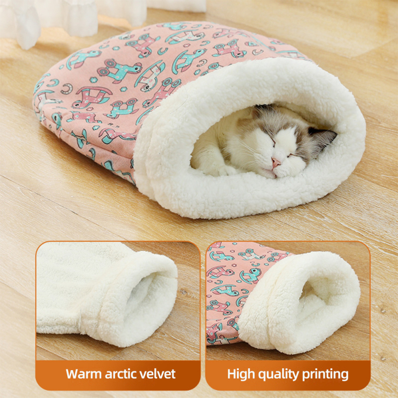 Manufacturer Wholesale Semi-Closed Warm Short Plush Cat Sleeping Bag