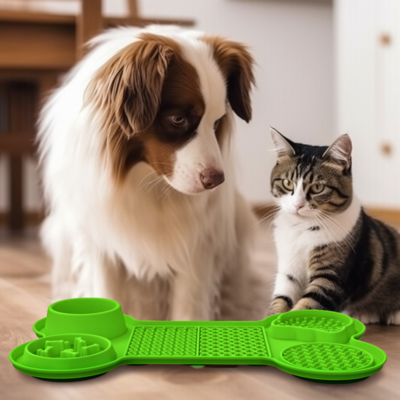 Wholesale Bone Shape Silicone Slow Feeder Dog Lick Mat