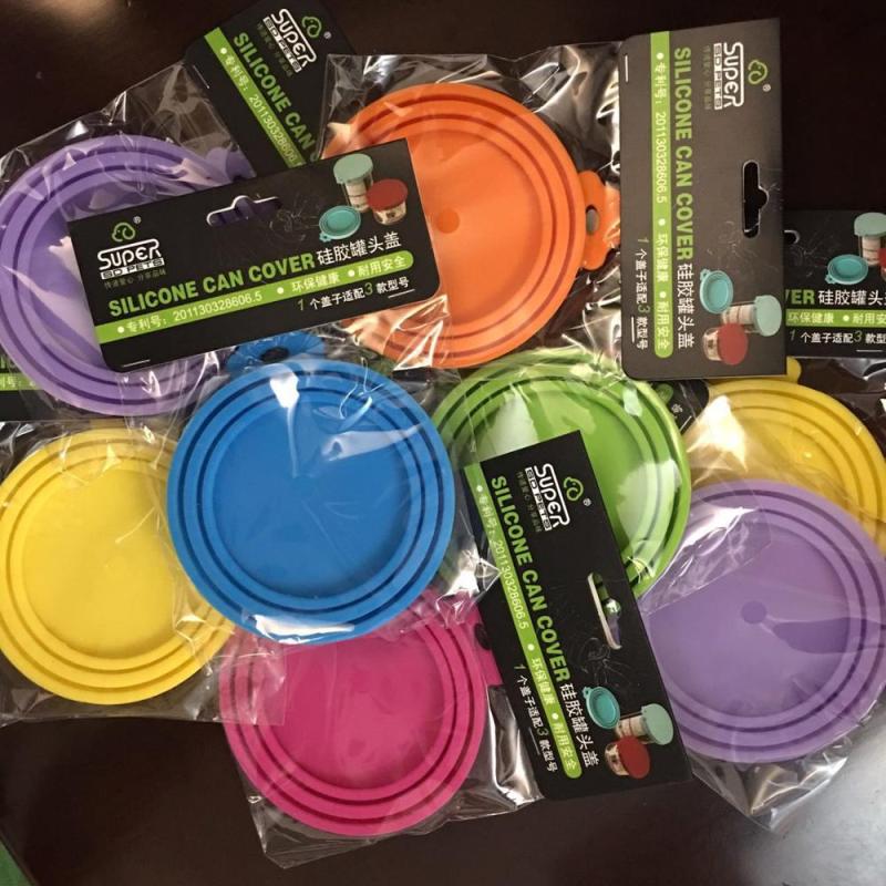 Promotion Colorful Plastic Pet Can Cover With Spoon