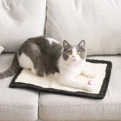 Manufacturer wholesale portable foldable short plush sisal cat scratcher mat
