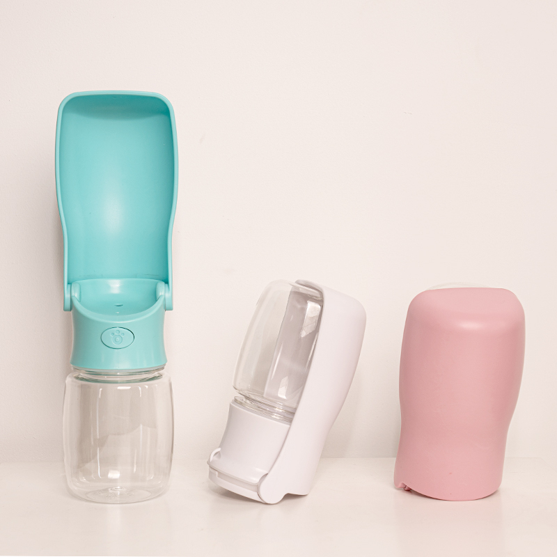 Manufacturer wholesale carrier pink blue white portable dog water bottle foldable 350ml