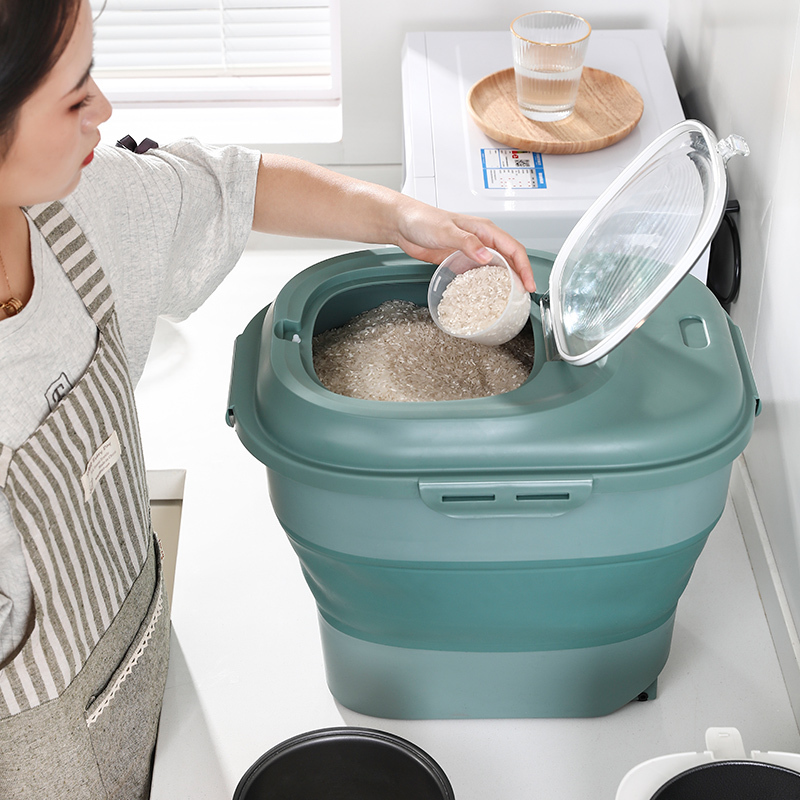 Manufacturer wholesale foldable portable dog pet food storage container with wheel