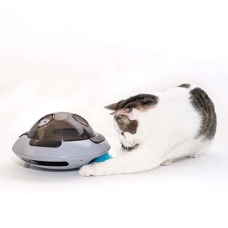 Manufacturer wholesale electric smart flying saucer cat turntable toy