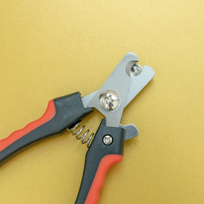 wholesale manufacturer TPR dog comb brush nail clippers set