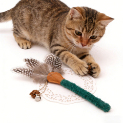 Wholesale Short Plush Feather Silvervine Cat Stick Toy