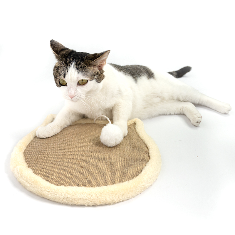 Manufacturer wholesale rectangle fish shape sisal cat scratcher board with viscose hook