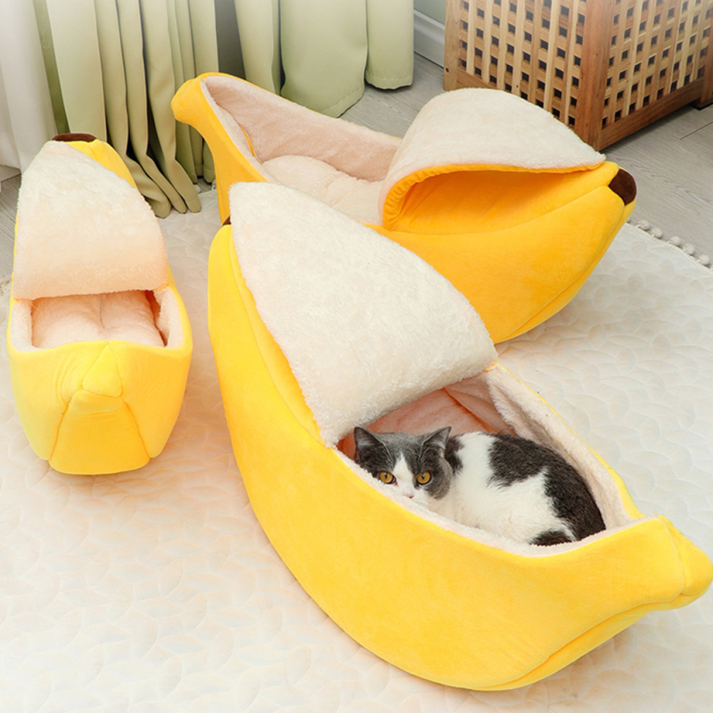 Wholesale Manufacturer Custom Logo Anti Slip Sponge Banana Design Small Dog Cat Cave Bed