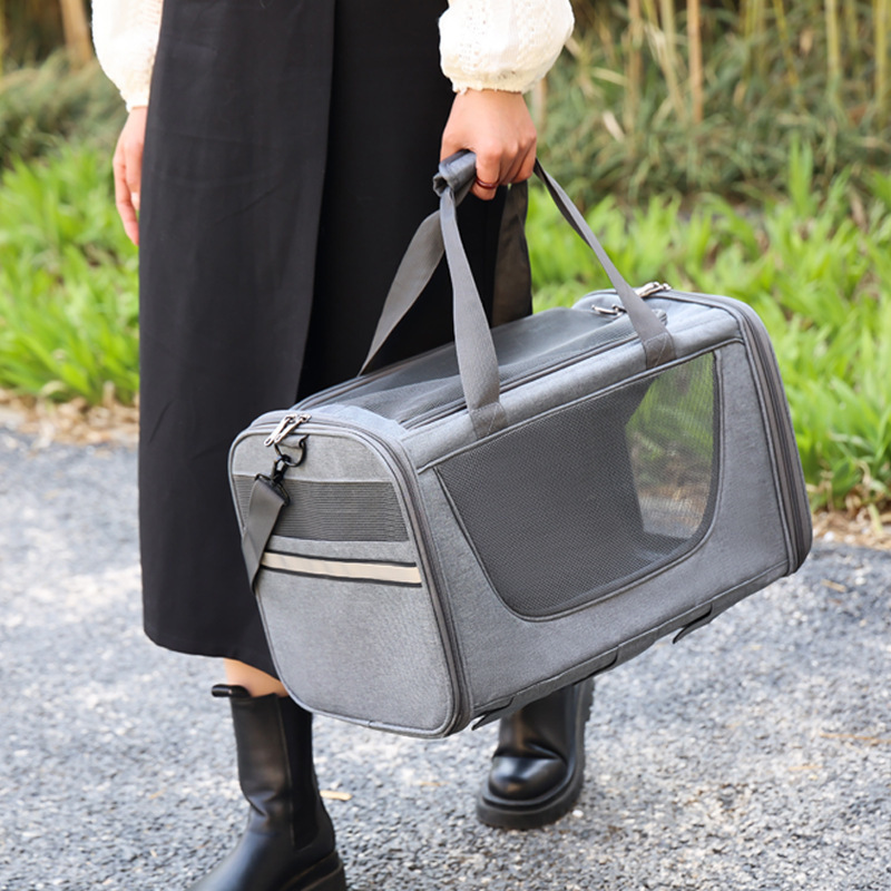 Wholesale Portable Outdoor Breathable Detachable Small Dog Cat Carrier Bag with Wheels