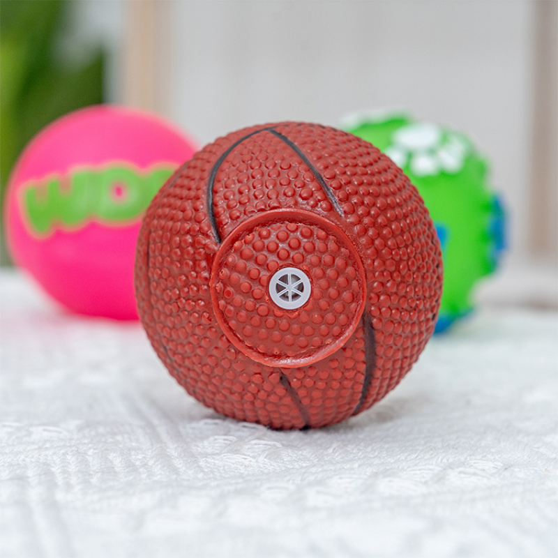Manufacturer wholesale squeaky dog vinyl ball toys
