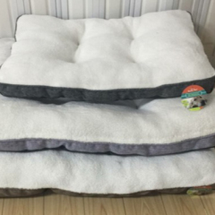 Manufacturer wholesale soft linen plush pet dog cushion bed