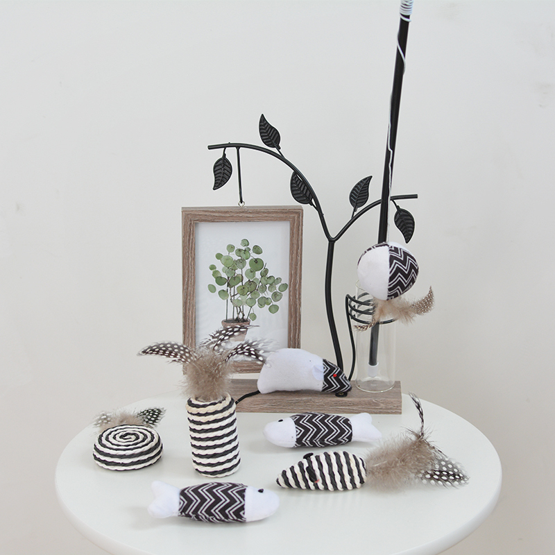 Manufacturer wholesale black white sisal feather plush cat teasing toys set