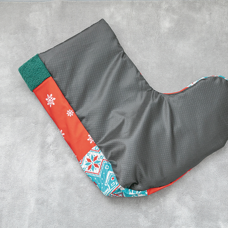 Manufacturer wholesale snow pattern cat tunnel christmas sock design