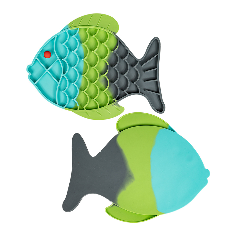 Manufacturer wholesale silicone slow feeder pad dog lick mat fish dolphin design