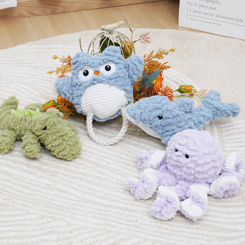 Manufacturer wholesale short plush squeaky dog chewing toy