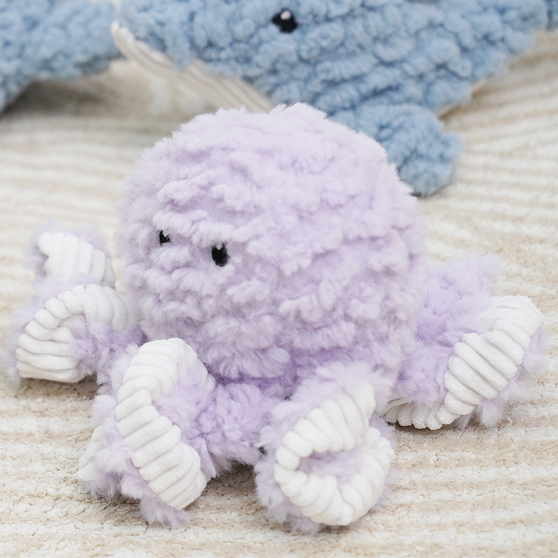 Manufacturer wholesale short plush squeaky dog chewing toy
