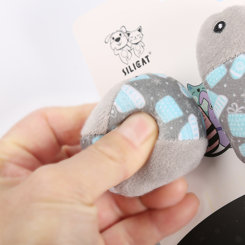 Manufacturer wholesale three pattern black blue red cat plush fish ball toys set