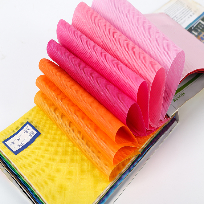 Customized Non-woven Bag Waterproof Eco-friendly   Non Woven  Shopping Bags with Logo