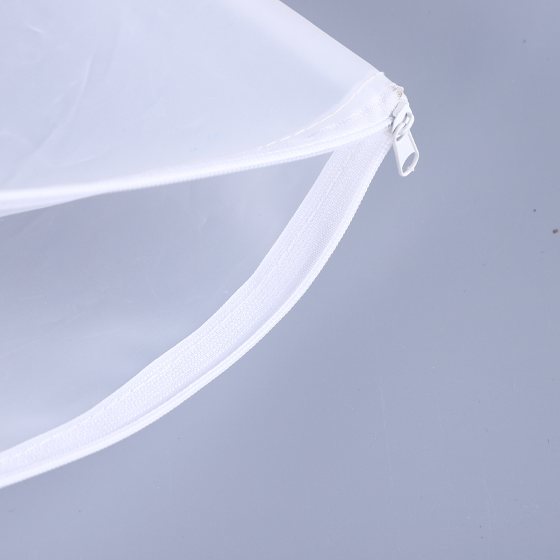 PVC/ EVA can be customized transparent frosted plastic bag zipper bag