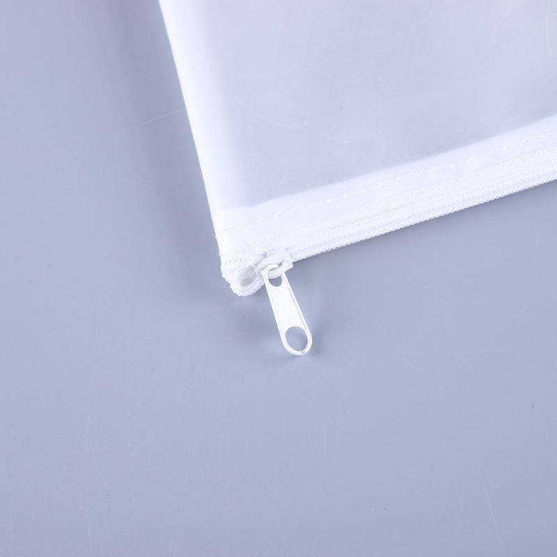 PVC/ EVA can be customized transparent frosted plastic bag zipper bag