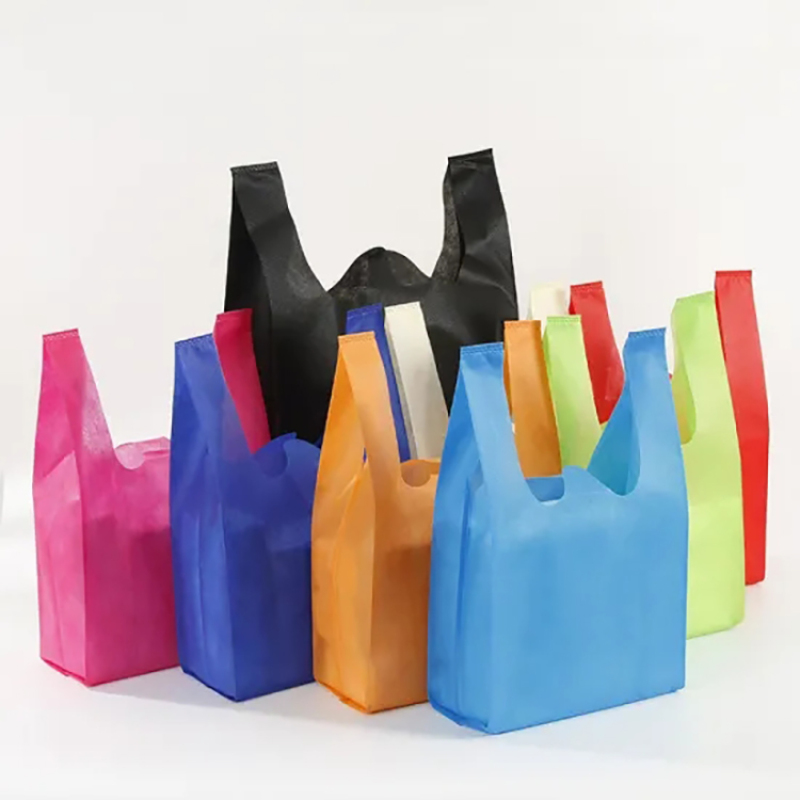 Reusable W Die-cut OEM   Non Woven T shirt Shopping bag for Supermarket