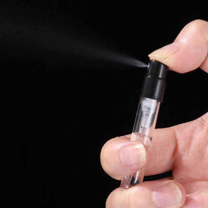 Low MOQ clear 1.8ml 2.5ml Pump Spray Bottle with Black Lid Perfume Glass Bottle Spray Mini Spray Bottles