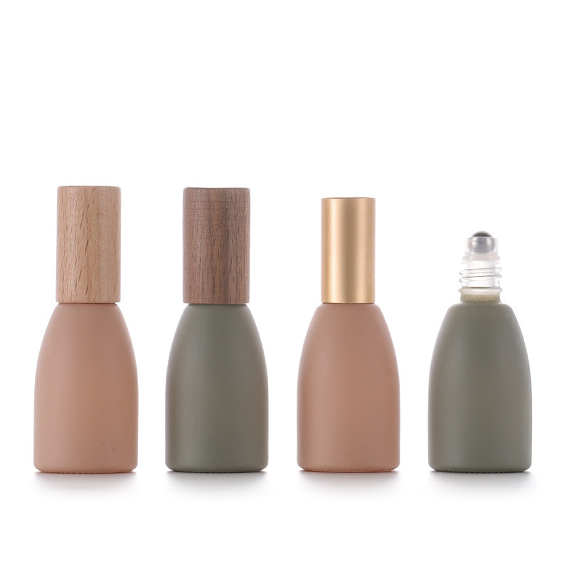 Hot Selling 12ml Empty Roll on Mini Essential Oil Glass Roller Bottle With Wooden Cap