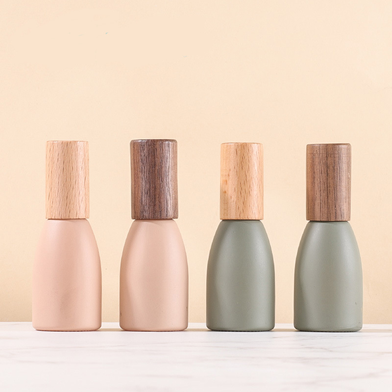 Hot Selling 12ml Empty Roll on Mini Essential Oil Glass Roller Bottle With Wooden Cap