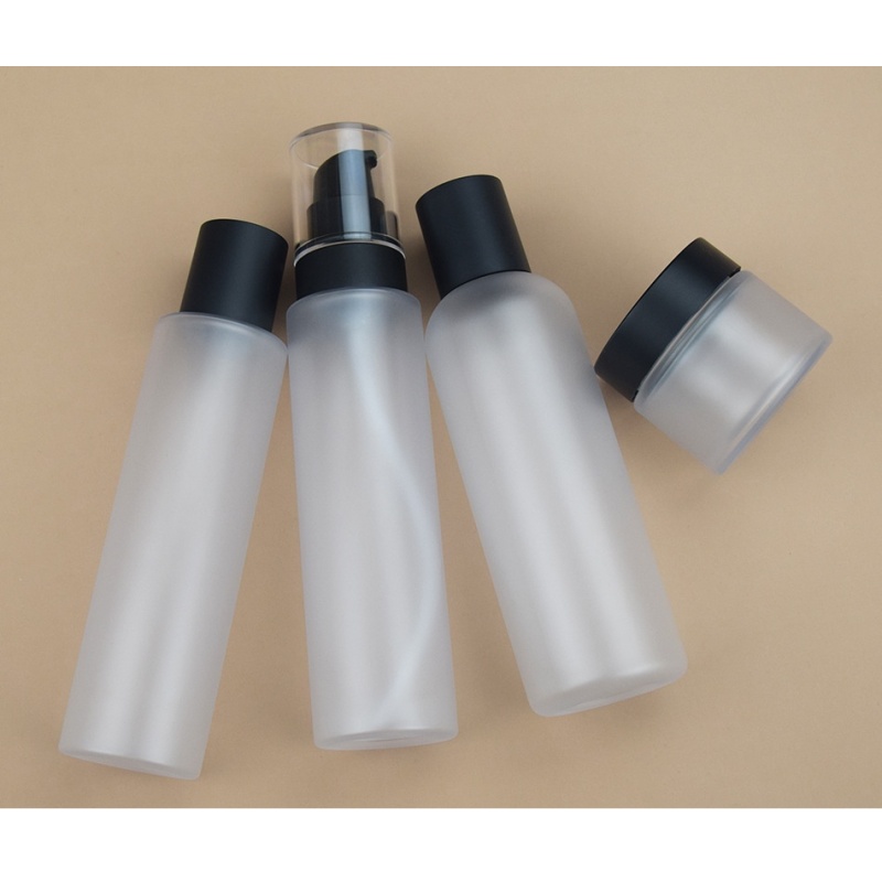 Superior Quality  Wholesale Frost Plastic Spray Bottles Empty Refillable Pump Bottles for Cosmetic