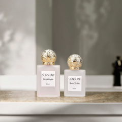 Hot Selling Luxury 30ml 50ml  Round Cap Refillable All Over Spray Bottles Flat Square  Perfume Glass Bottle Accept Customization