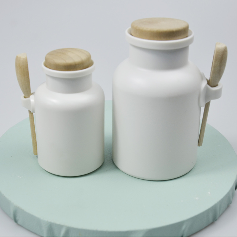 Wholesale Skin Care Jar 100ml 200ml 300ml Matte Bath Salt Jar Packaging Plastic Black Containers for Bath Salts with Cork