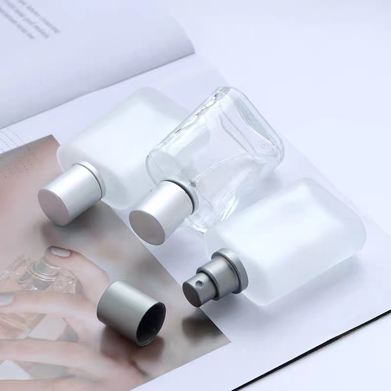High Quality Empty 30ml clear Matte Glass Perfume Mist Spray Bottles with Spray Pump