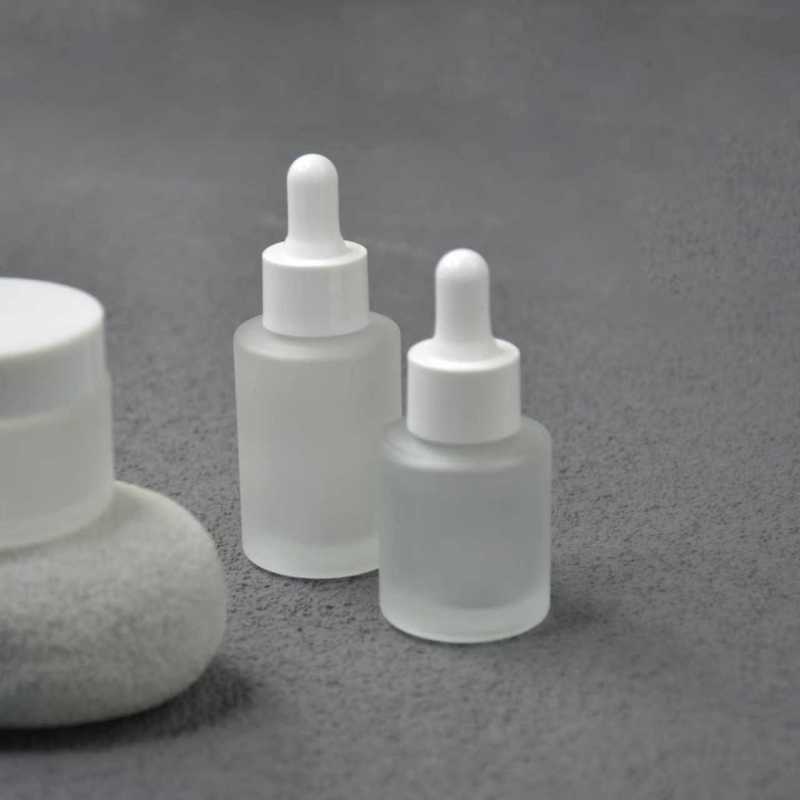Skincare Set Eco-Friendly Flat Empty Packaging 50g Cream Jar Glass Frosted 30ml Essential Oil Bottle 100ml Lotion Pump Bottles