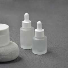 Skincare Set Eco-Friendly Flat Empty Packaging 50g Cream Jar Glass Frosted 30ml Essential Oil Bottle 100ml Lotion Pump Bottles