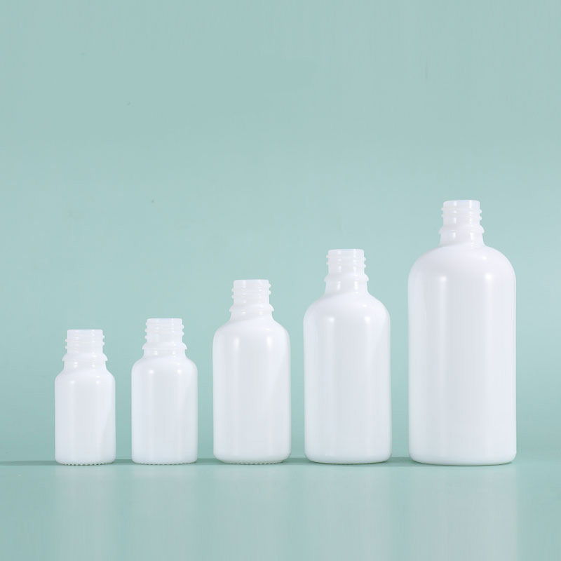 Hot Selling 15ml 30ml 50ml 100ml Empty Essential Oil Glass Dropper Bottle With Bamboo Lids