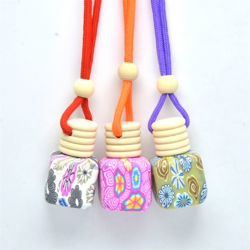 Low Priced Custom Glass Perfume Car Bottle with Wood Cap Crown Sealing Type for Car Use