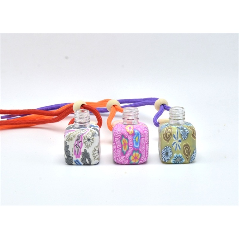 Low Priced Custom Glass Perfume Car Bottle with Wood Cap Crown Sealing Type for Car Use