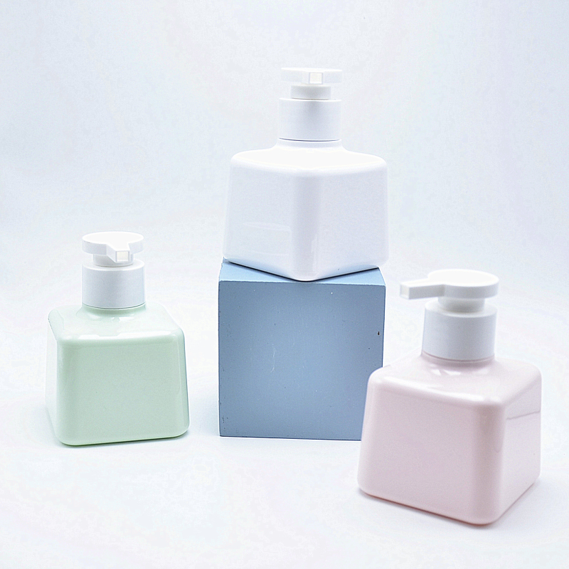 Wholesale 200ml/300ml PETG Cosmetic Plastic Bottles Round Square Empty Lotion Pump with Pump Sprayer for Shampoo Use