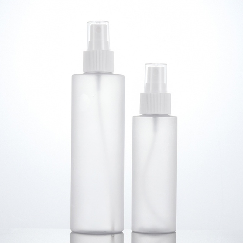Hot Sale PET 100ml 200ml Frosted Plastic Spray Bottle Flat Shoulder Toner Bottle With Pump