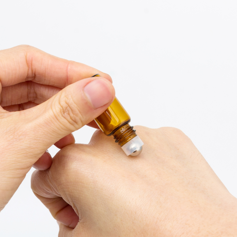 24pcs Bulk Sale Small 3ml Roll on Bottle Essential Oil Glass Rollerball Perfume for Skin Care with Box