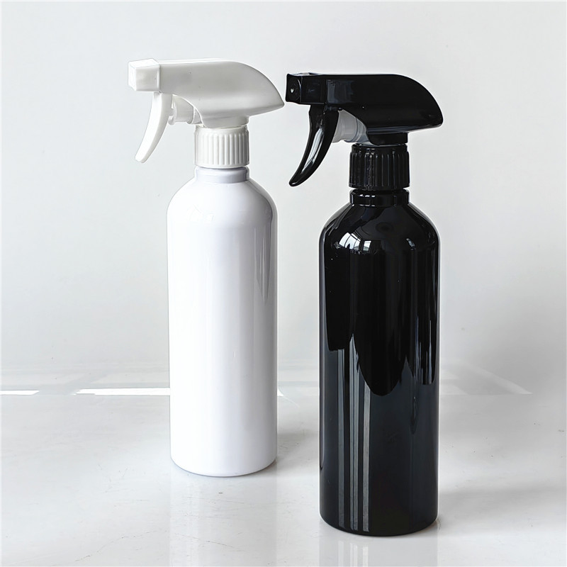 500ml Round Shoulder PET Plastic Spray Bottles Refillable Containers with Black White Cap