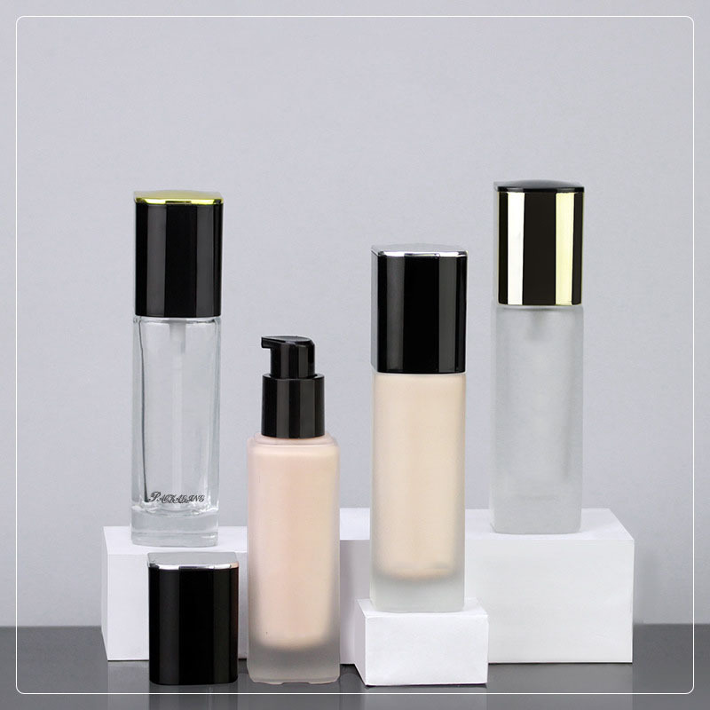 Low MOQ 30ml Frosted Square Glass Cosmetic Powder Bottle with Pump Sprayer Black Liquid Foundation Container for Face Cream