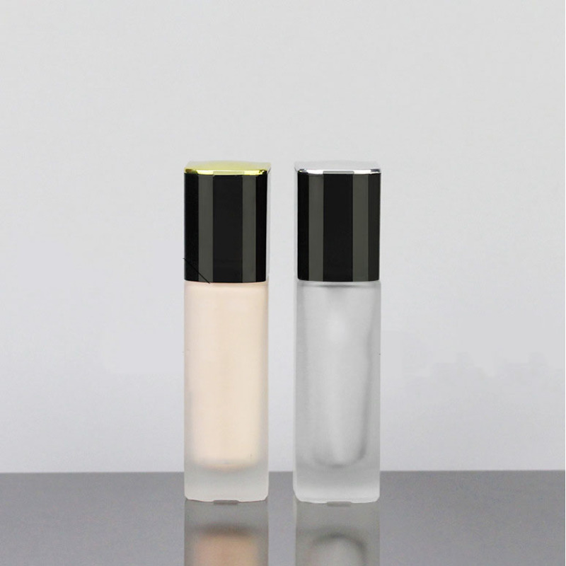 Low MOQ 30ml Frosted Square Glass Cosmetic Powder Bottle with Pump Sprayer Black Liquid Foundation Container for Face Cream